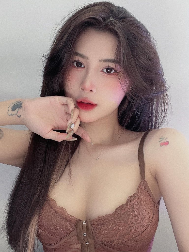 Gai Xinh Khoe Hang Dep Vẻ Đẹp Tinh Tế Và Phong Cách Thời Thượng Làm Say Đắm Lòng Người