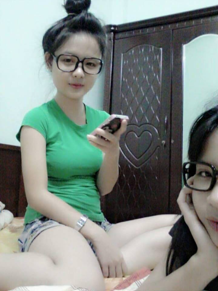 Gái Xinh Tóc Dài Cute Khoảnh Khắc Thiêng Liêng Kết Nối Yêu Thương Và Gắn Bó Không Rời