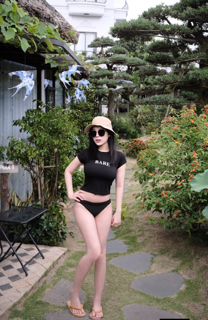 Anh Gai Mac Vay Ngan Nét Đẹp Trẻ Trung, Tinh Tế Tạo Nên Sức Hút Khó Cưỡng Trong Cộng Đồng Mạng