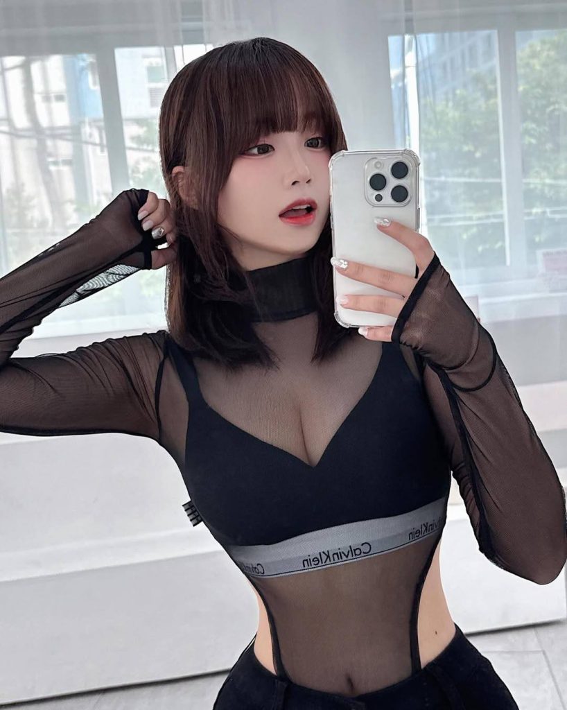 Ảnh Gái Cute Xinh Nét Đẹp Quyến Rũ Trên Bãi Biển Mùa Hè Sôi Động