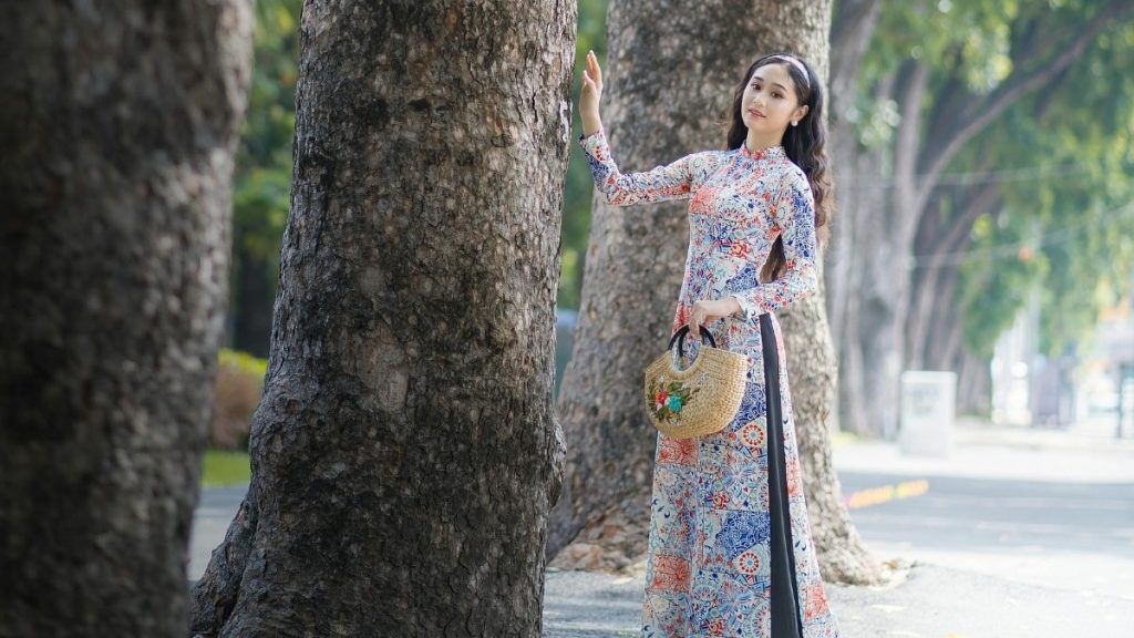 Gái Xinh Bikini Trong Suốt Hành Trình Khám Phá Vẻ Đẹp Quyến Rũ Qua Ống Kính Nghệ Thuật